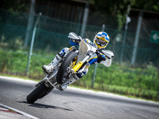 The Ultimate Guide to Supermoto Turn Signals: Why Omni Lights Are a Game-Changer