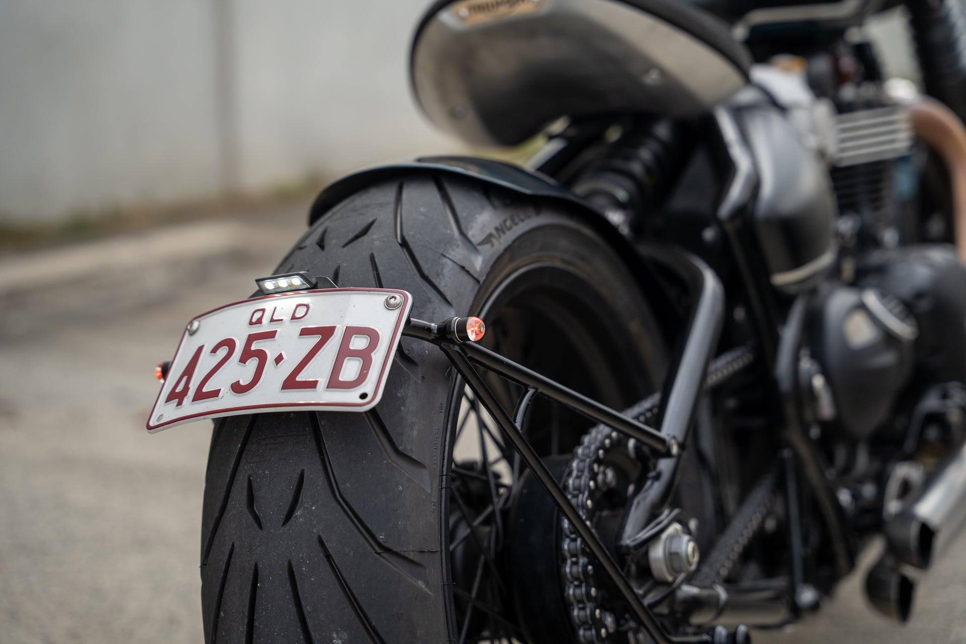 Triumph bobber sale wide tire kit